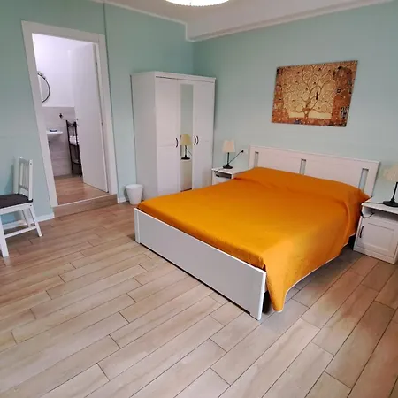 Altomuro 39 Di S.a. Affittacamere 4*
