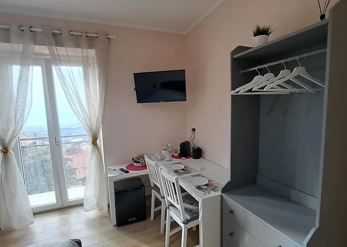 Pensión Altomuro 39 Di S.a. Formia